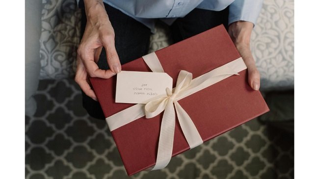 Couple Pitara Introduces Affordable Personalized Gifts for Every Occasion