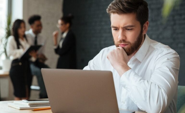 Zero-Balance Account vs Regular Savings Account: Key Differences Explained